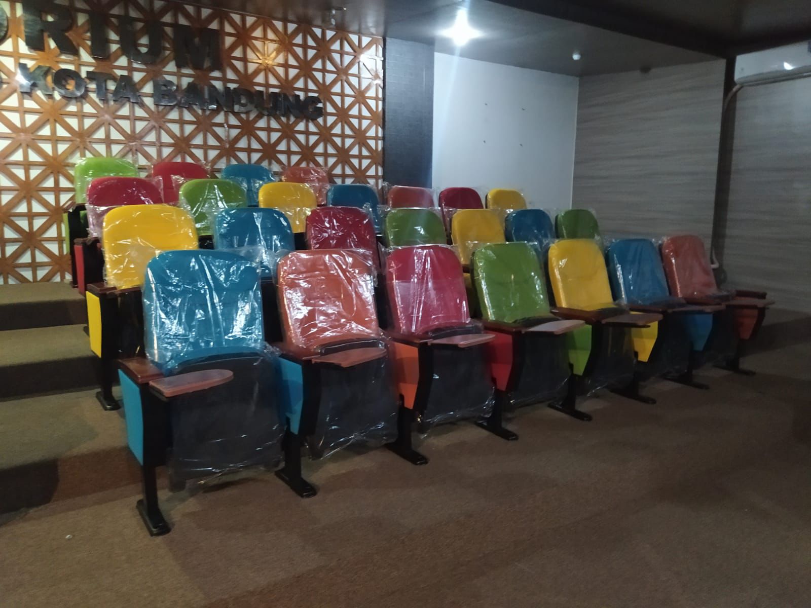 Kursi Auditorium DPRD