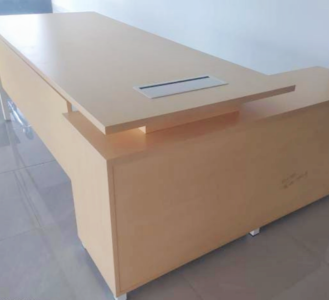 Meja L shape Furnitureku