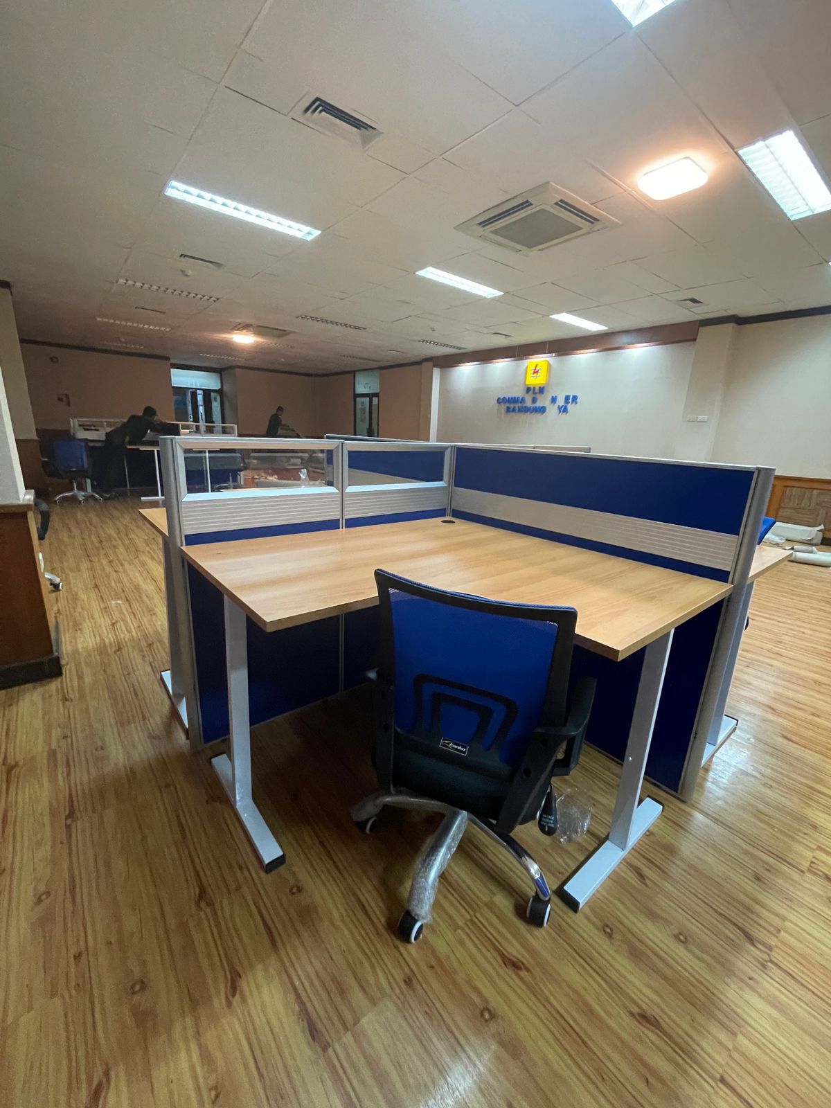 Partisi Kantor Workstation Cubicle
