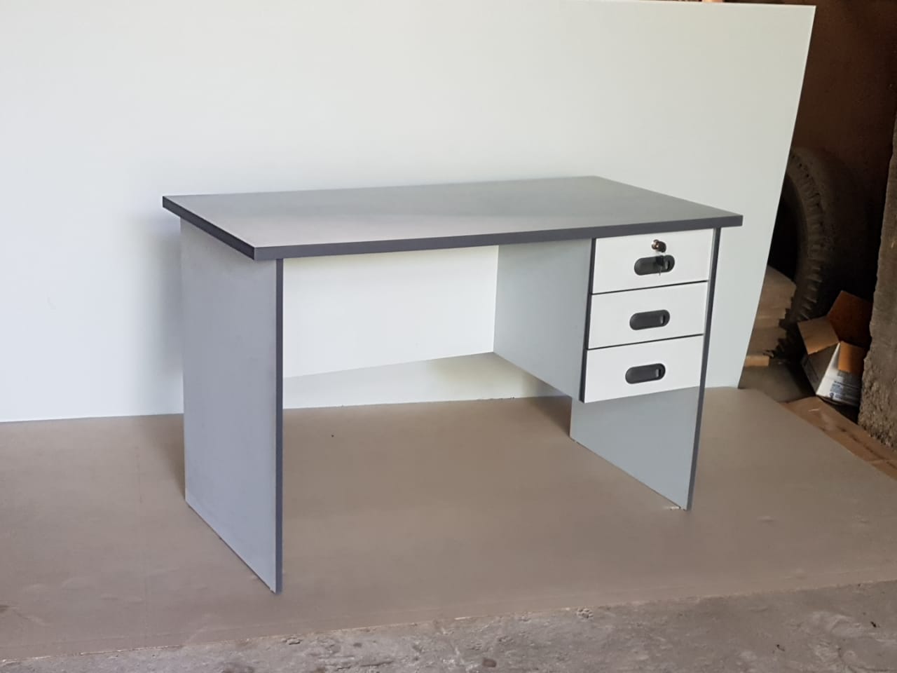 Meja Custom berkualitas terbaik