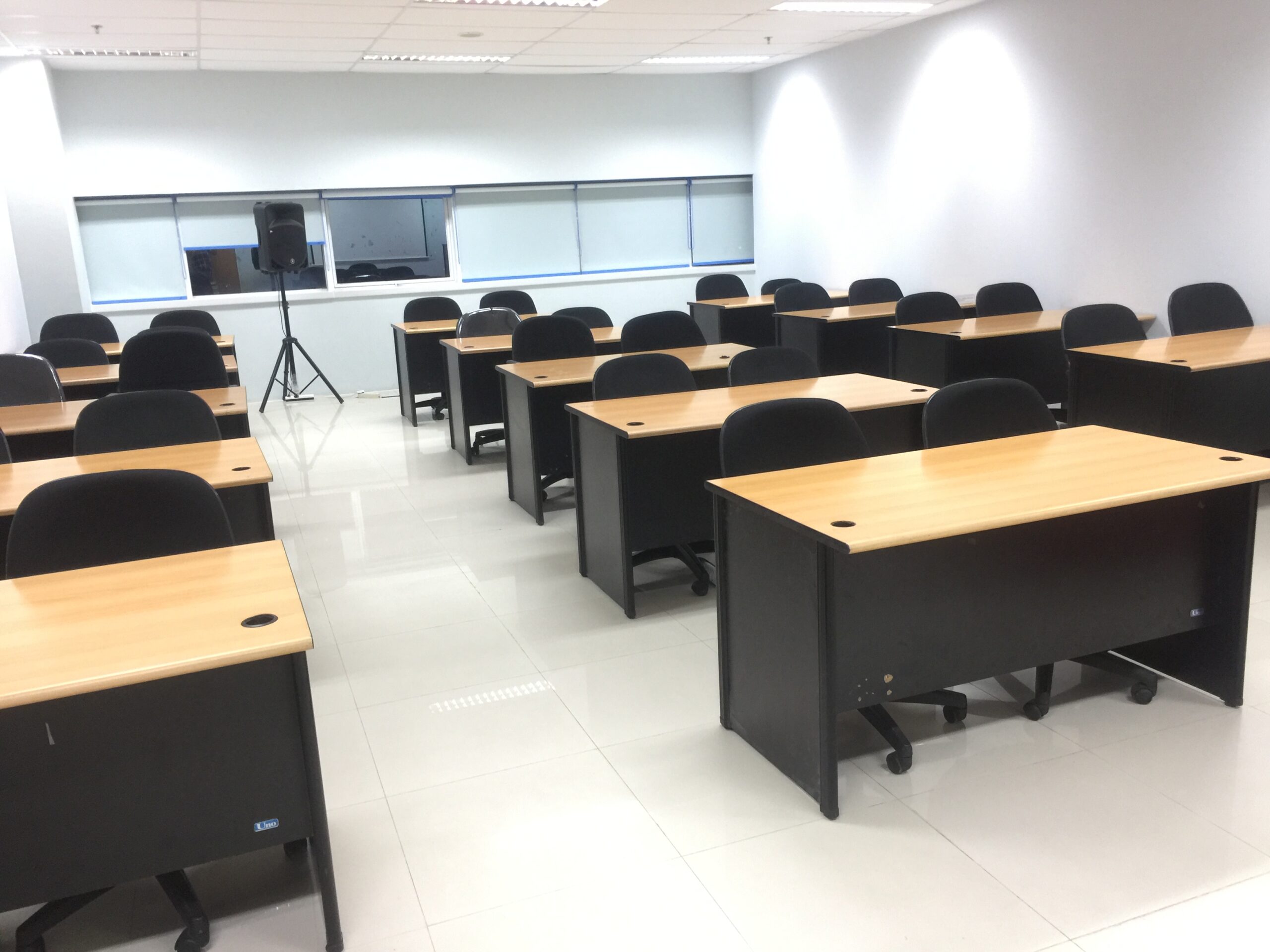 Meja Custom berkualitas terbaik