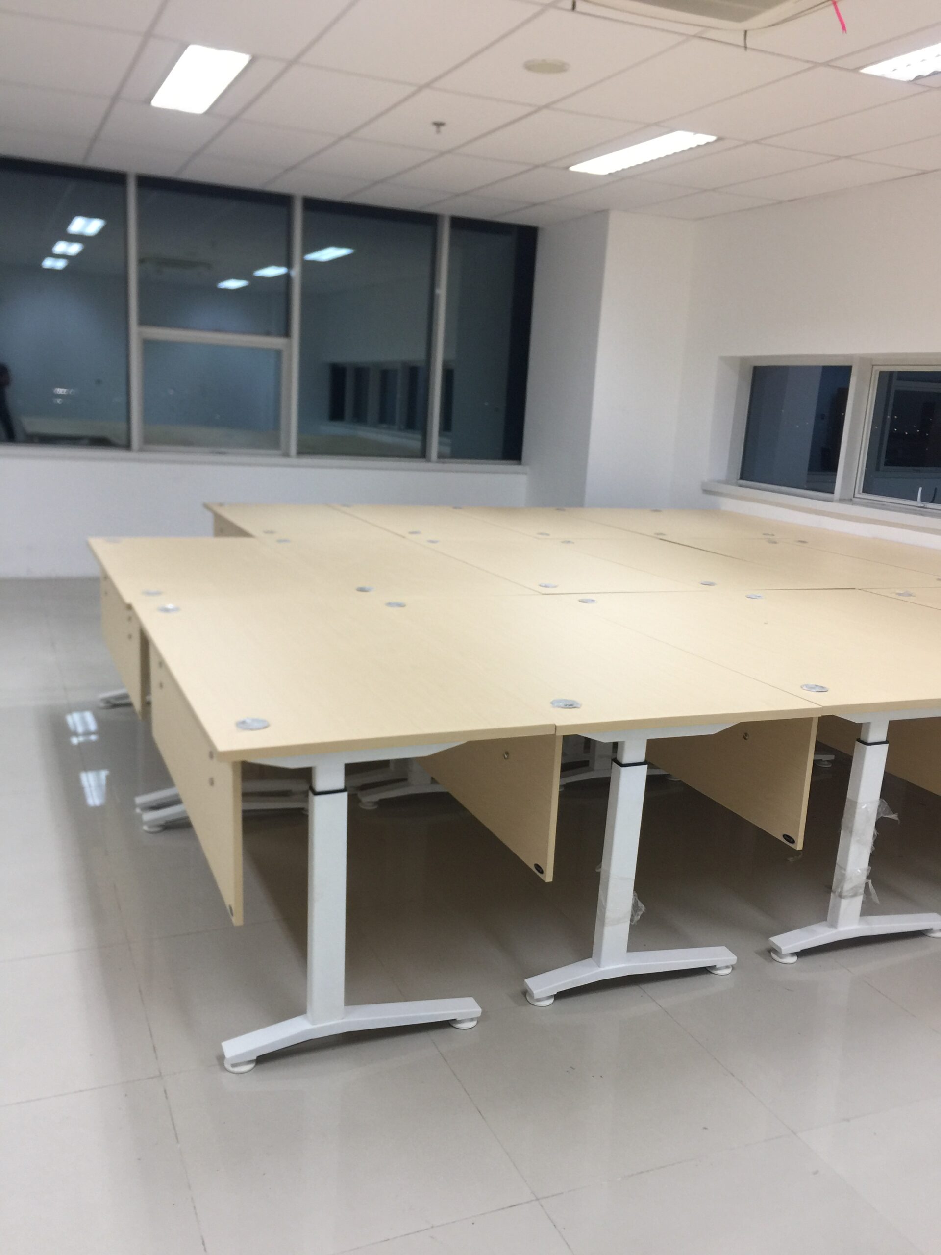 Meja Custom berkualitas terbaik