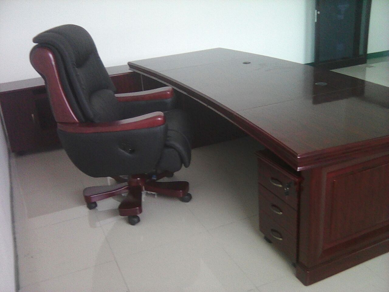 Meja Custom berkualitas terbaik