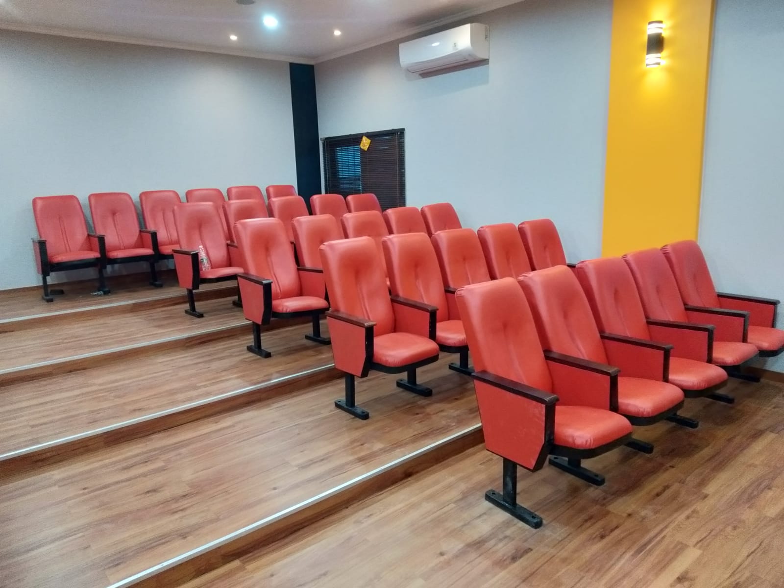 Standar Kursi Auditorium