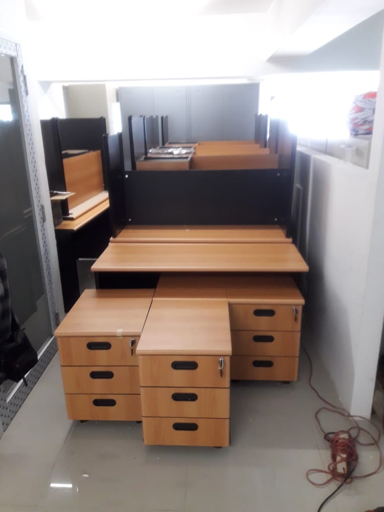 Meja Custom berkualitas terbaik