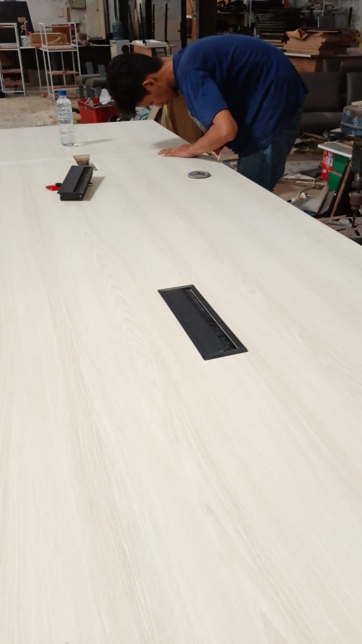 Top Table Meja rapat