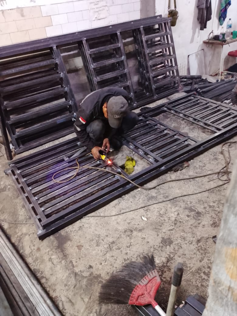 Pembuatan Ranjang besi holow