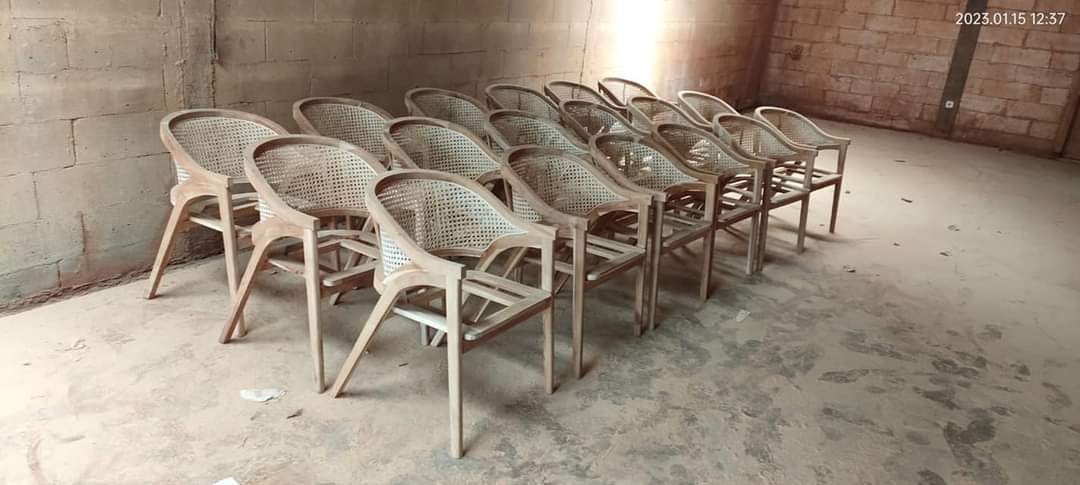 Kursi Cafe Resto Kayu Solid