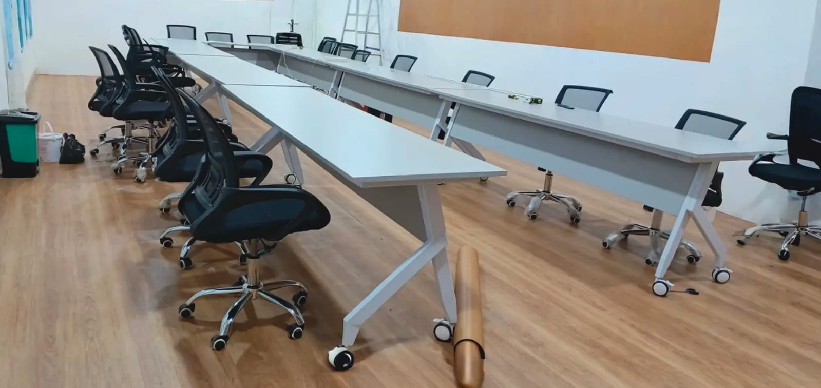 Ruang Rapat Meja Meeting